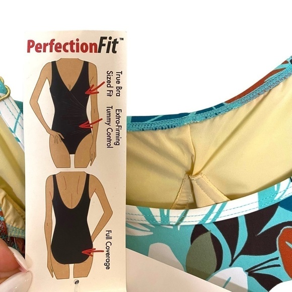 ROXANNE Collection Perfection Fit One Piece Belted Swimsuit- 34B - Picture 9 of 12